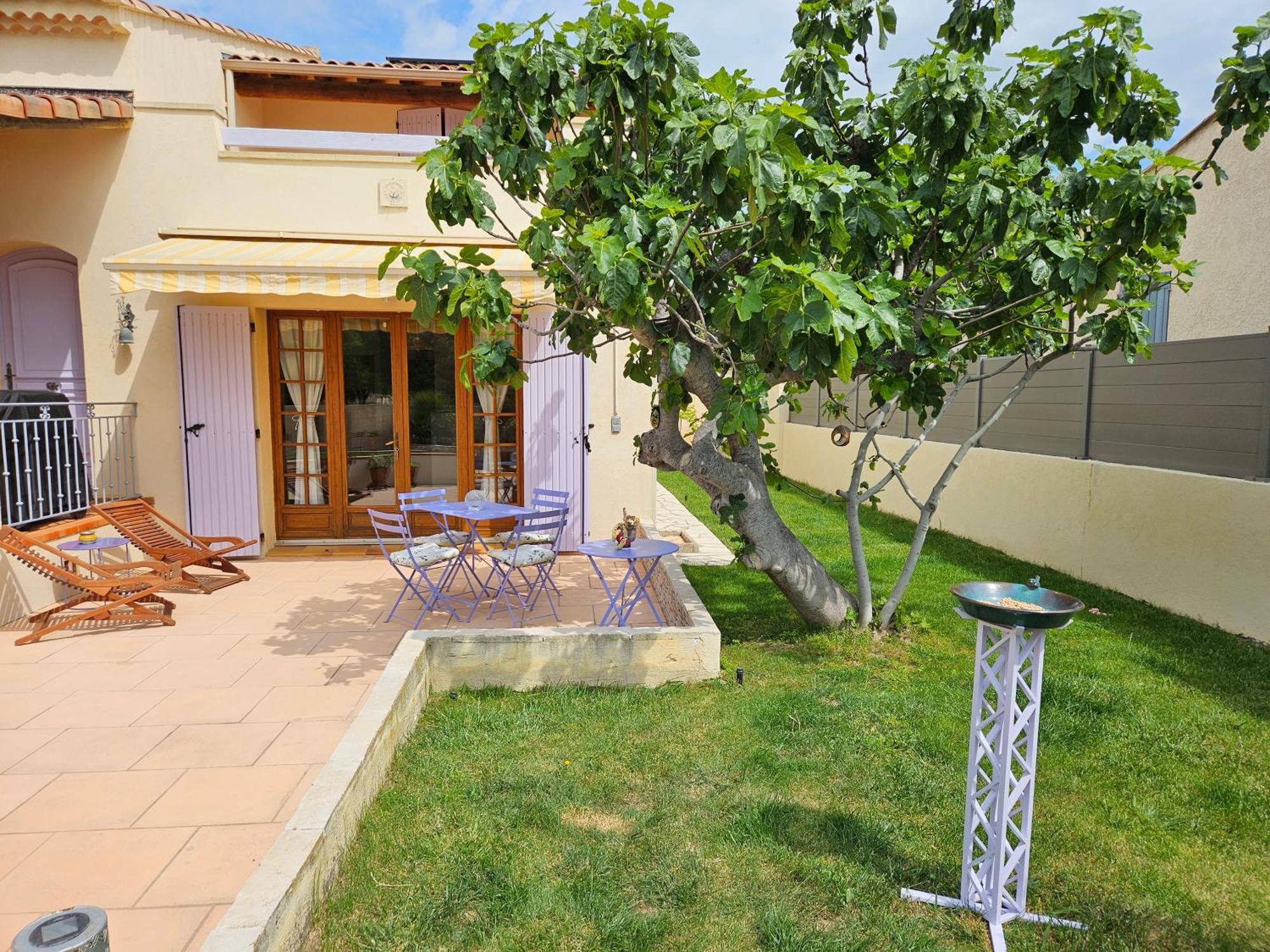 Au Pied Du Massif Des Costes Villa Pelissanne Ngoại thất bức ảnh