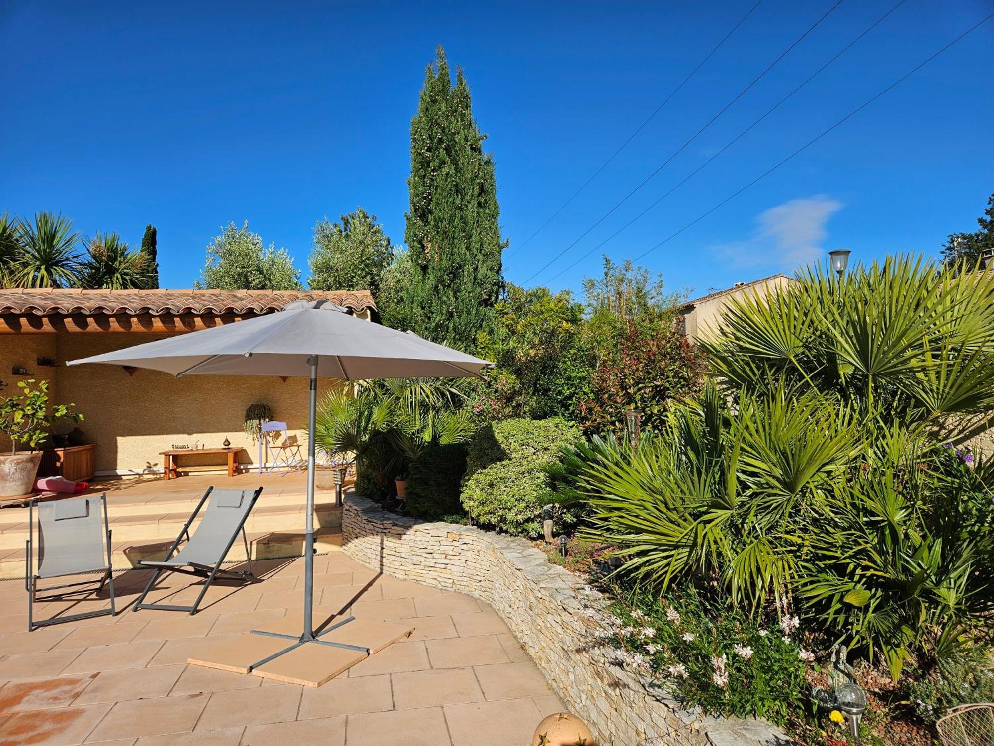 Au Pied Du Massif Des Costes Villa Pelissanne Ngoại thất bức ảnh